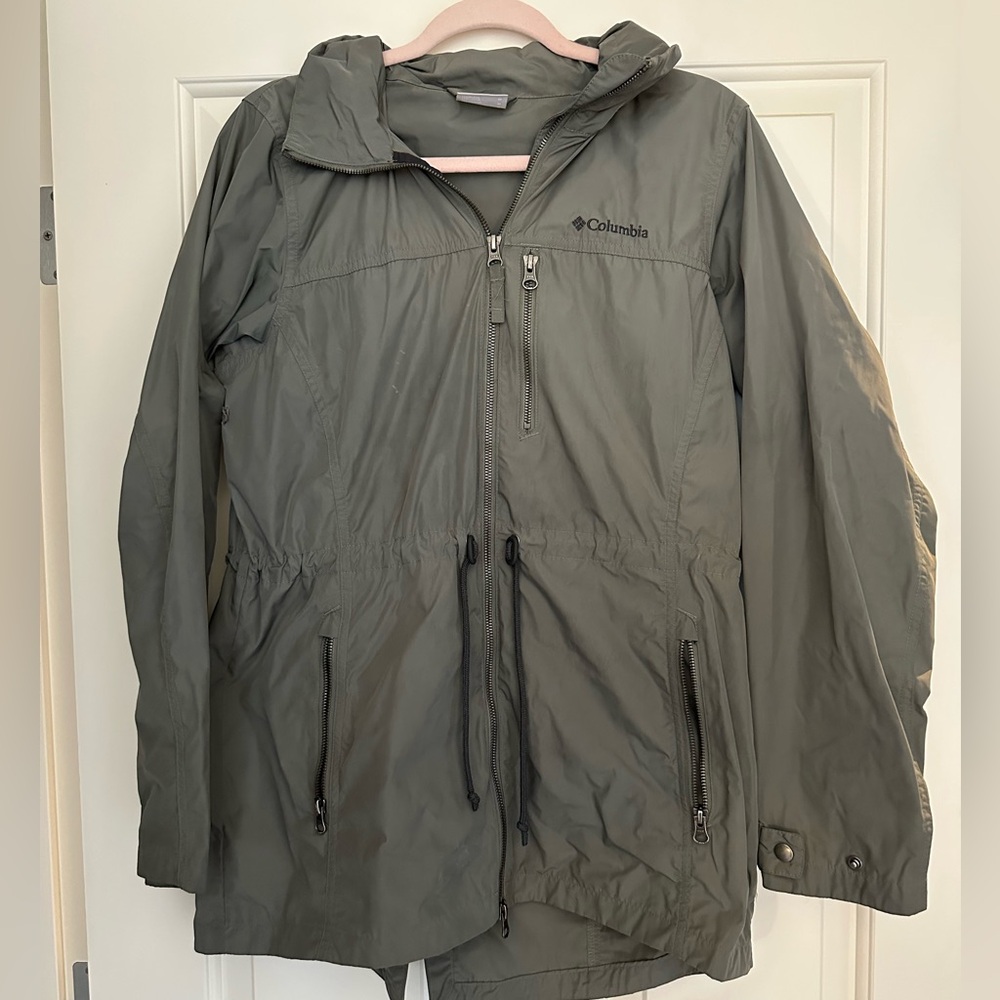 Columbia Women’s Forest Green Raincoat